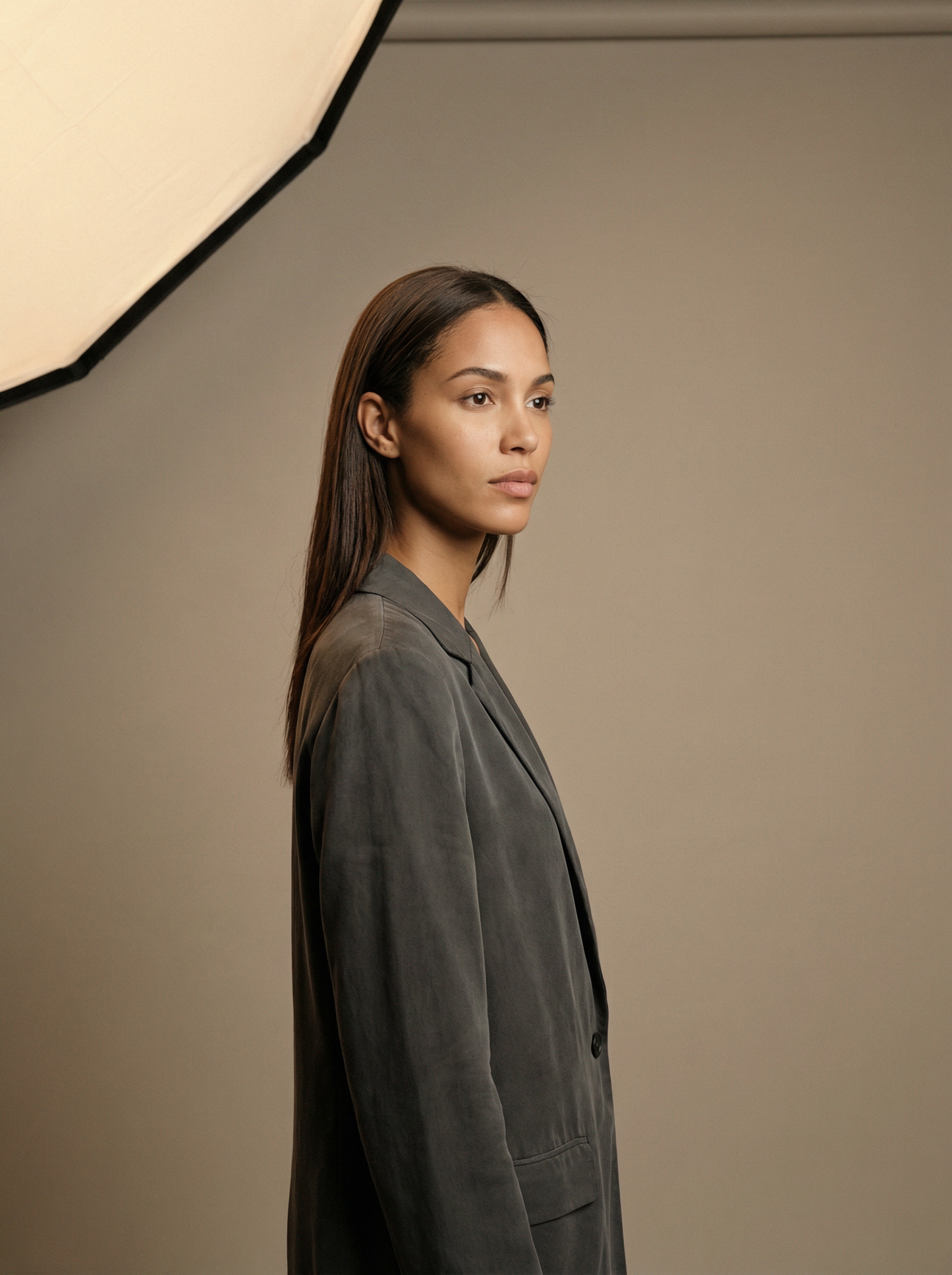 SELVANE Tencel-Cotton Relaxed Blazer in a sophisticated, fluid drape, showcasing its unstructured silhouette and breathable fabric.
