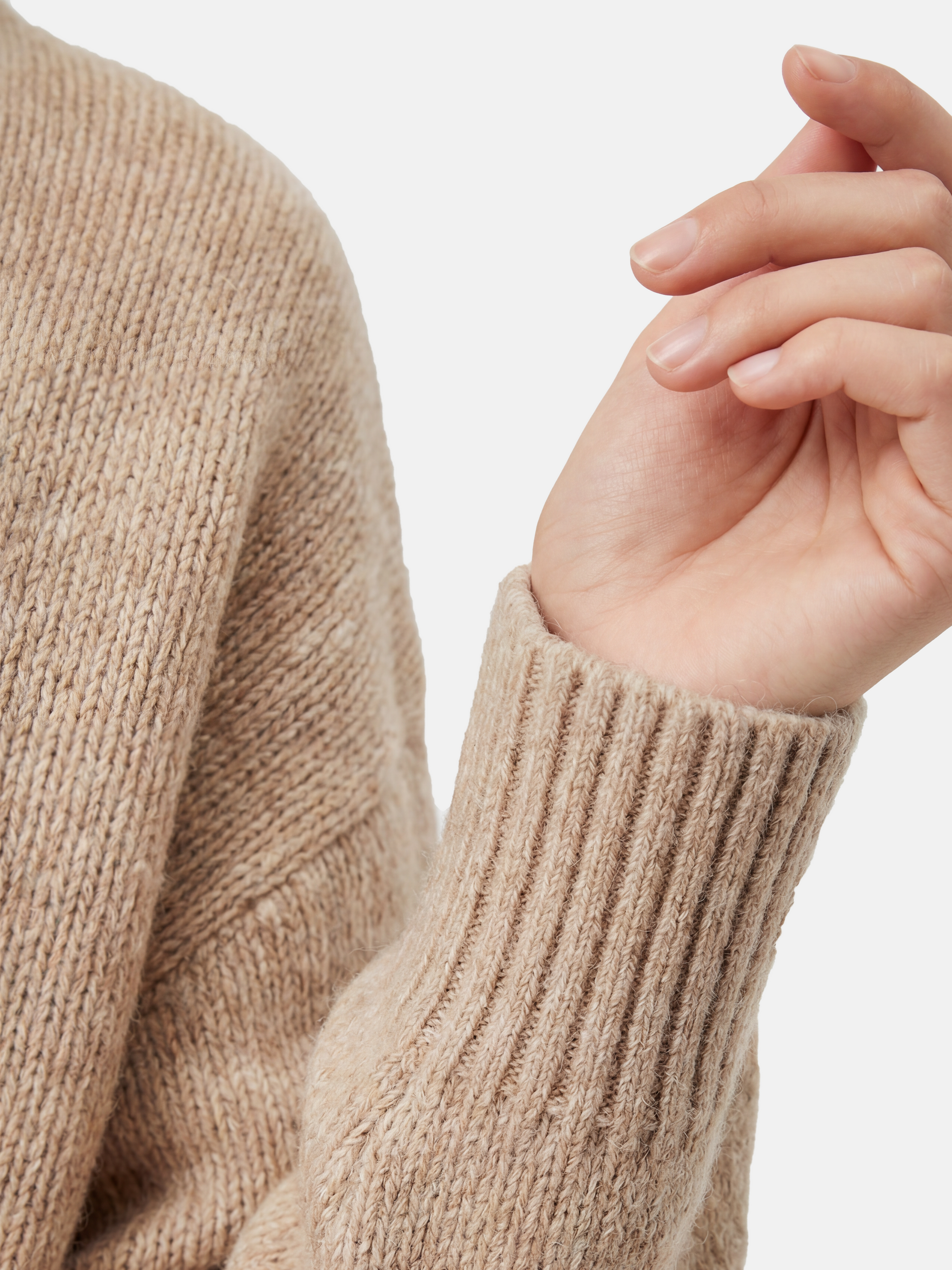 SELVANE cashmere-silk blend half-zip sweater in an oversized fit, featuring a high neck and ribbed cuffs, exuding refined comfort.